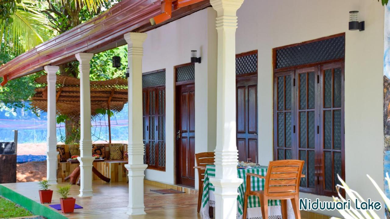 Niduwari Lake Homestay ดัมบูลลา ภายนอก รูปภาพ